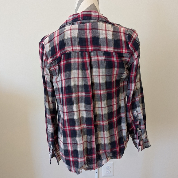 Ladies flannel - Picture 4 of 5